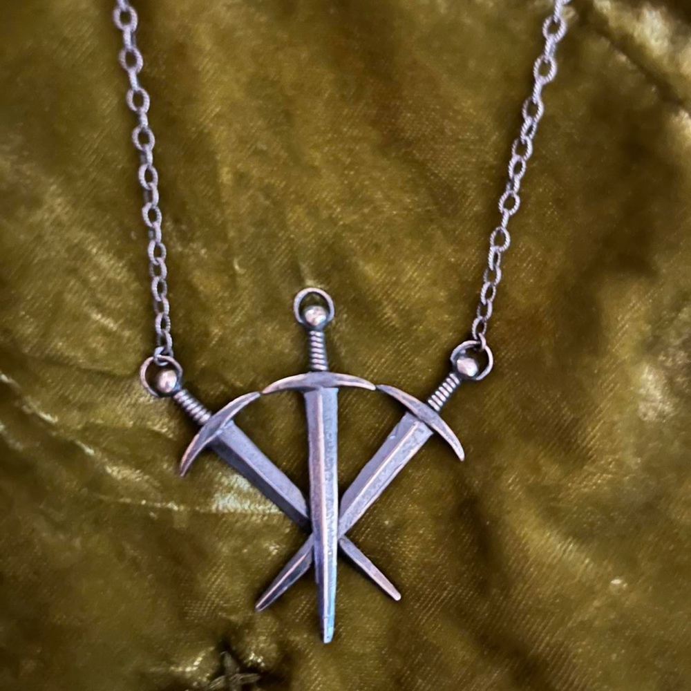 Arcana Obscura 3 of swords